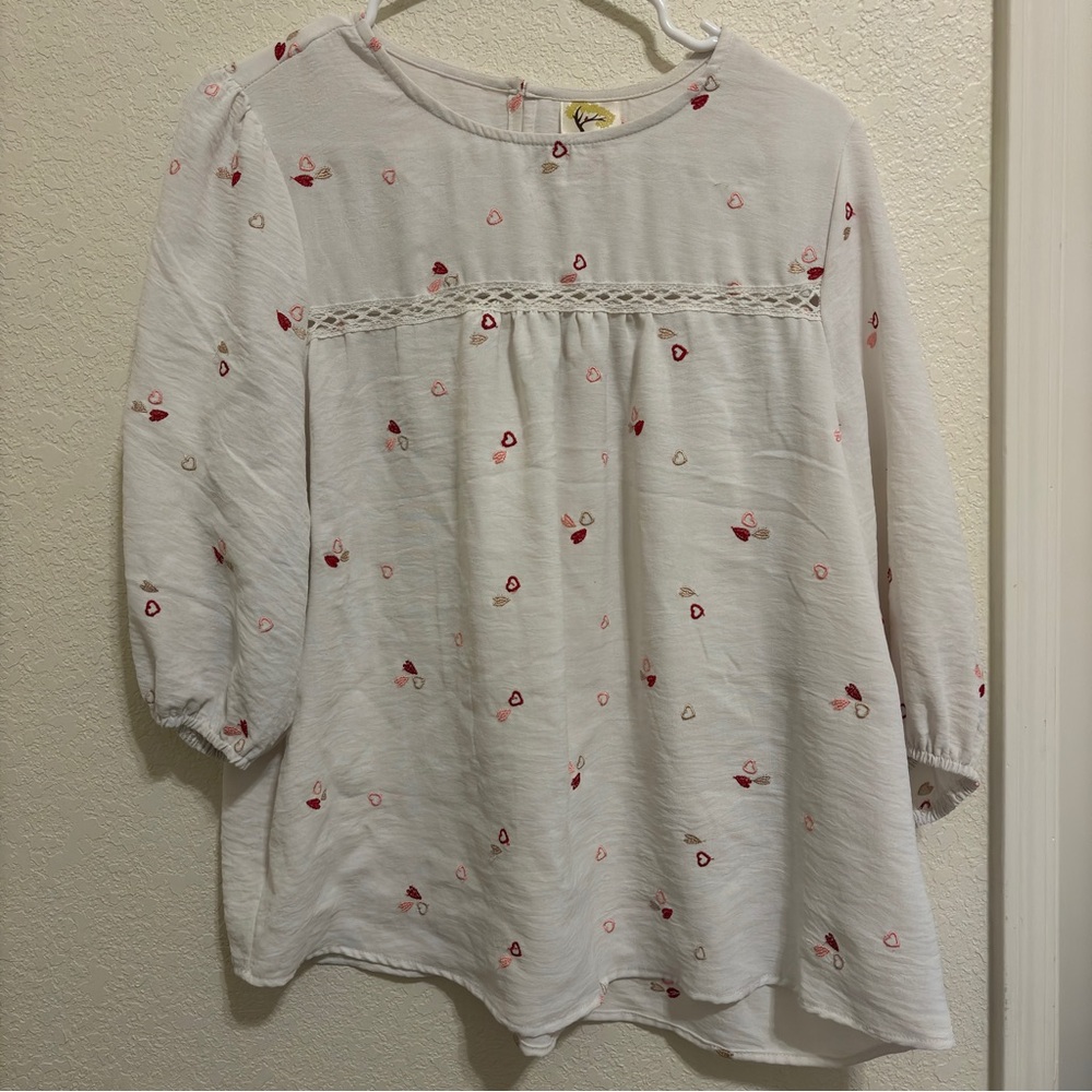 Fig and Flower White Top with Red Accents